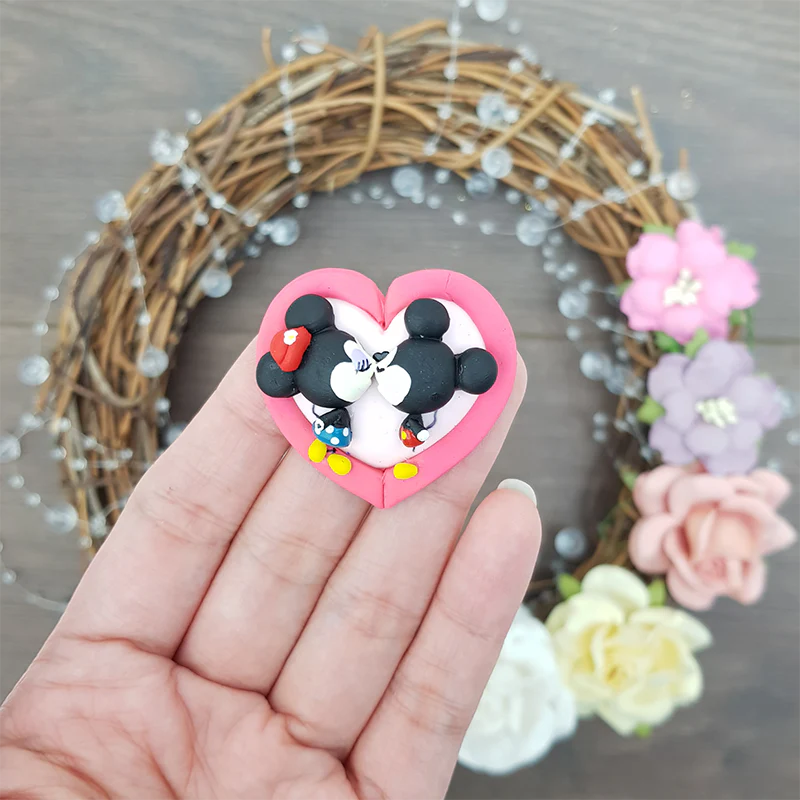 Adorable mouse kiss cameo - Embellishment Clay Bow Centre