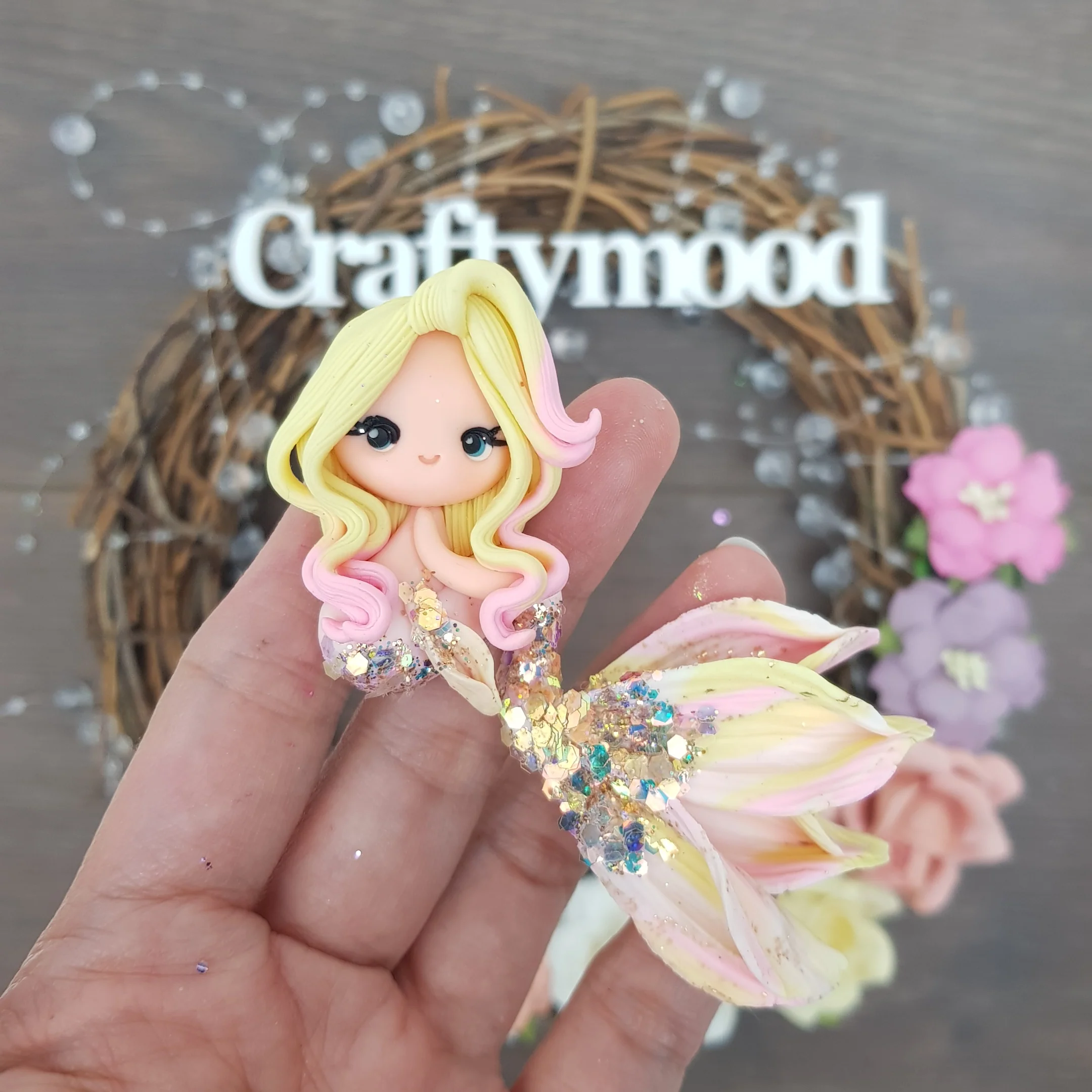 Beautiful mermaid yellow spark - Handmade Flatback Clay Bow Centre