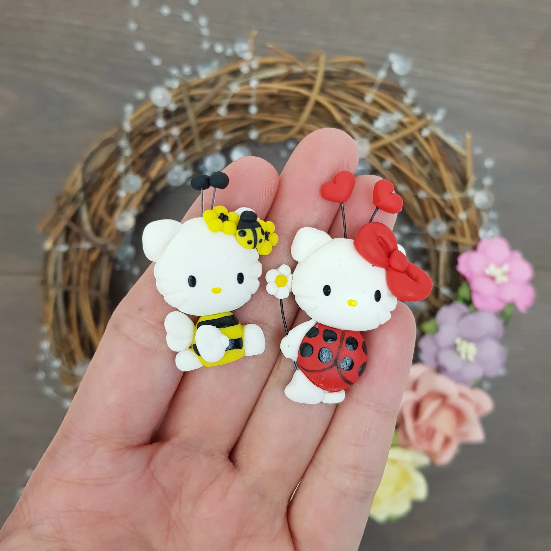 Bee and bug kitty - Handmade Flatback Clay Bow Centre