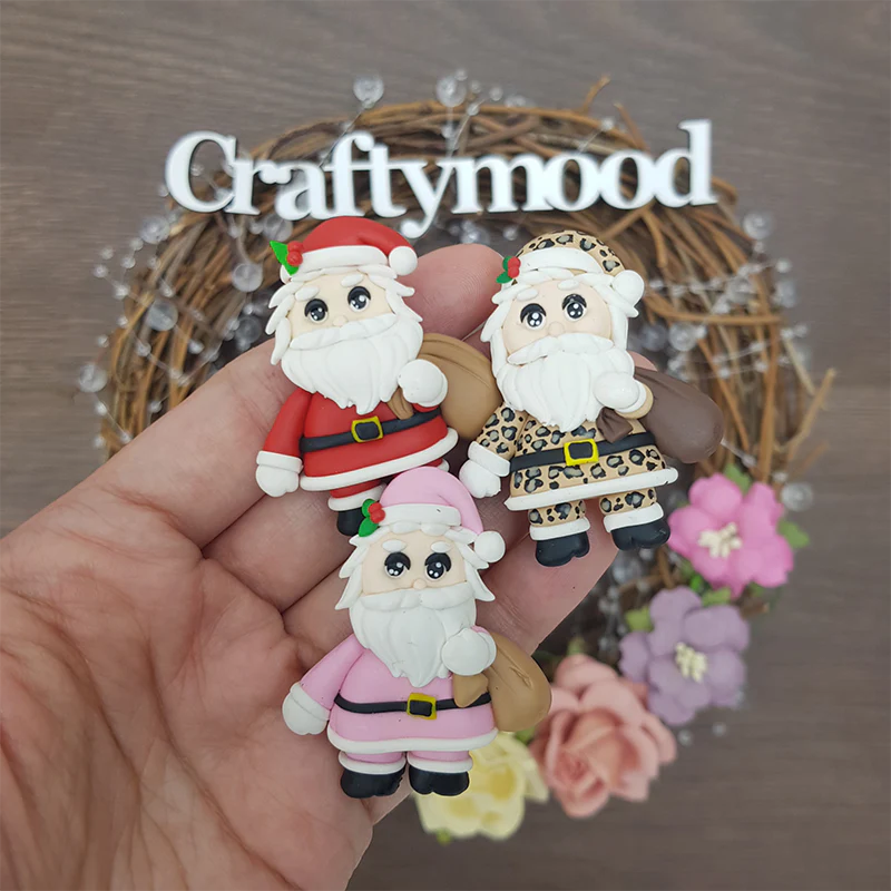 Big eyes Christmas santa - Handmade Flatback Clay Bow Centre