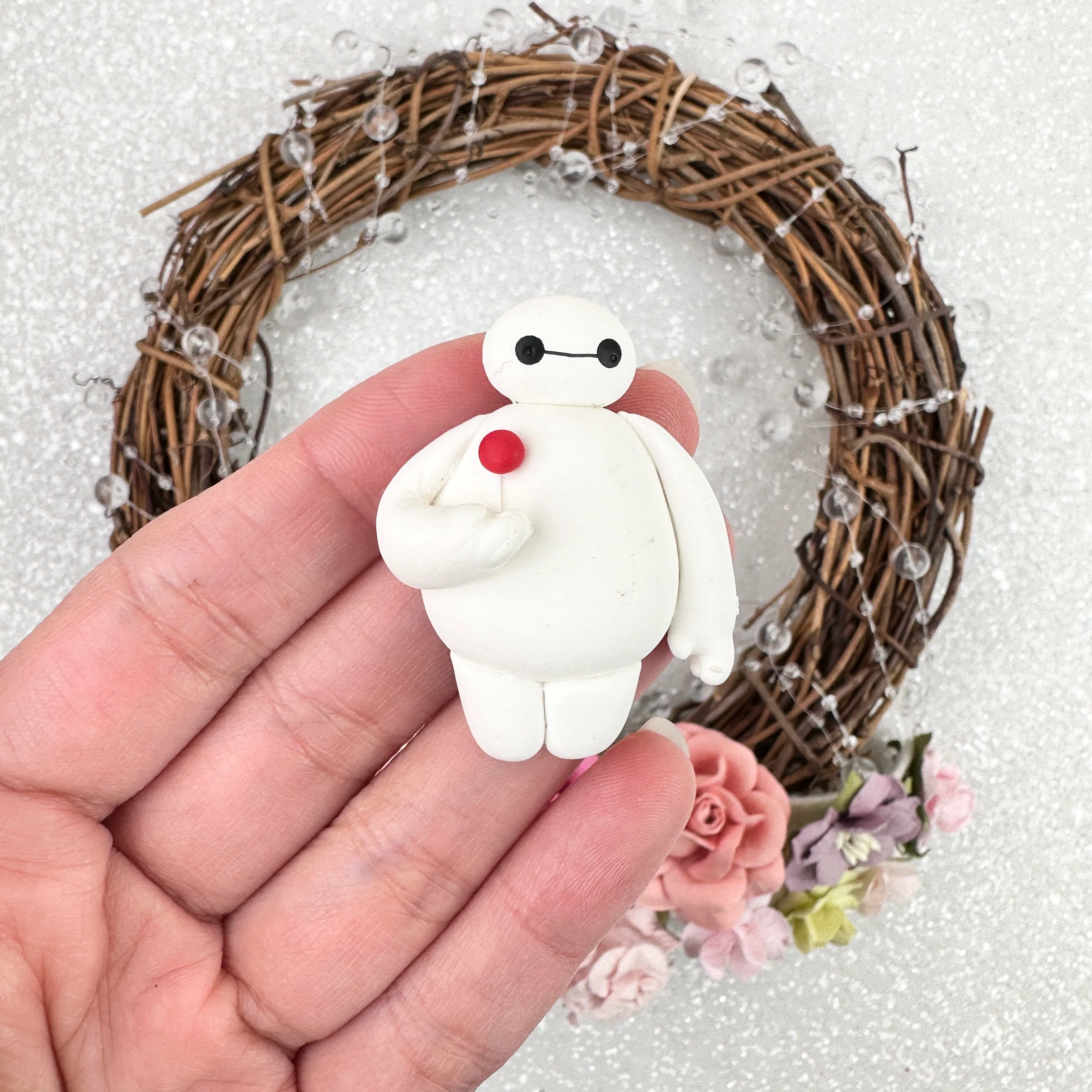Big white robot - Embellishment Clay Bow Centre