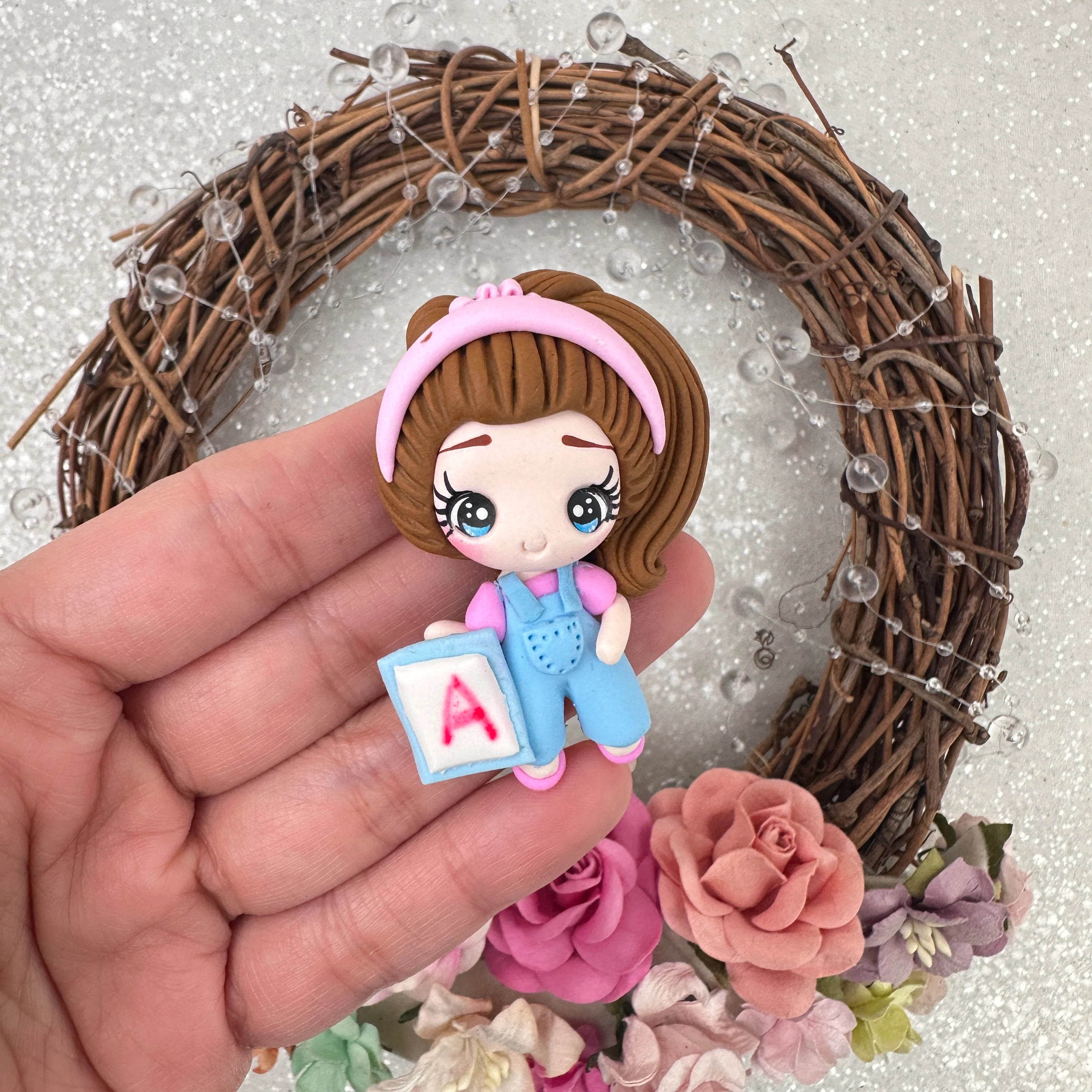 Blue pink jumpsuit girl - Embellishment Clay Bow Centre