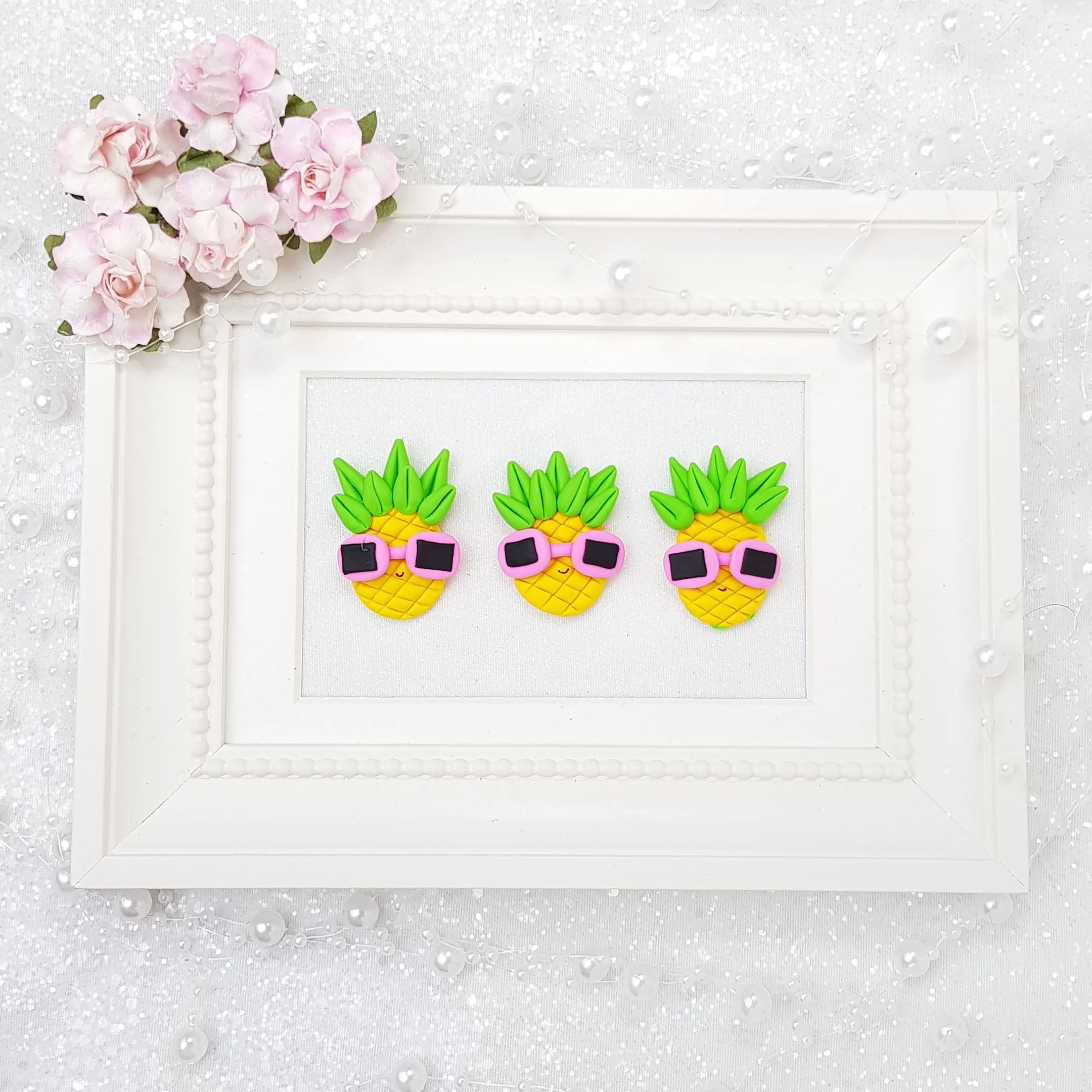 Chill Pineapple - Embellishment Clay Bow Centre