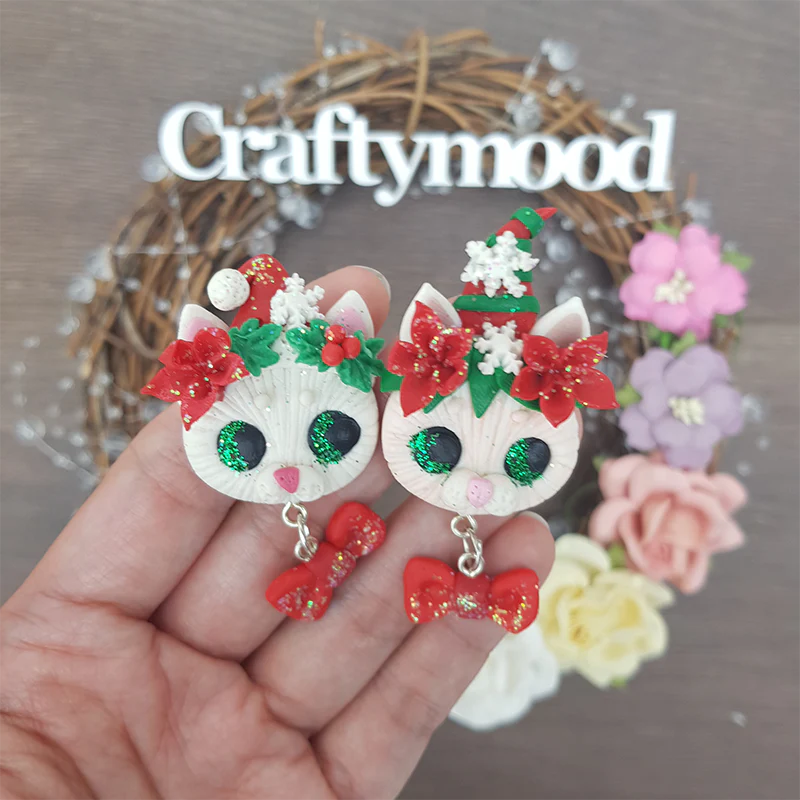 Christmas cat head - Embellishment Clay Bow Centre