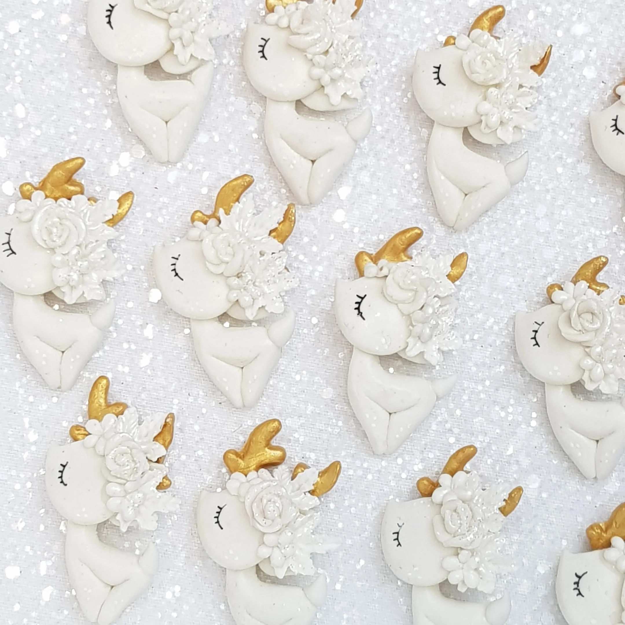 Christmas Deer - Embellishment Clay Bow Centre