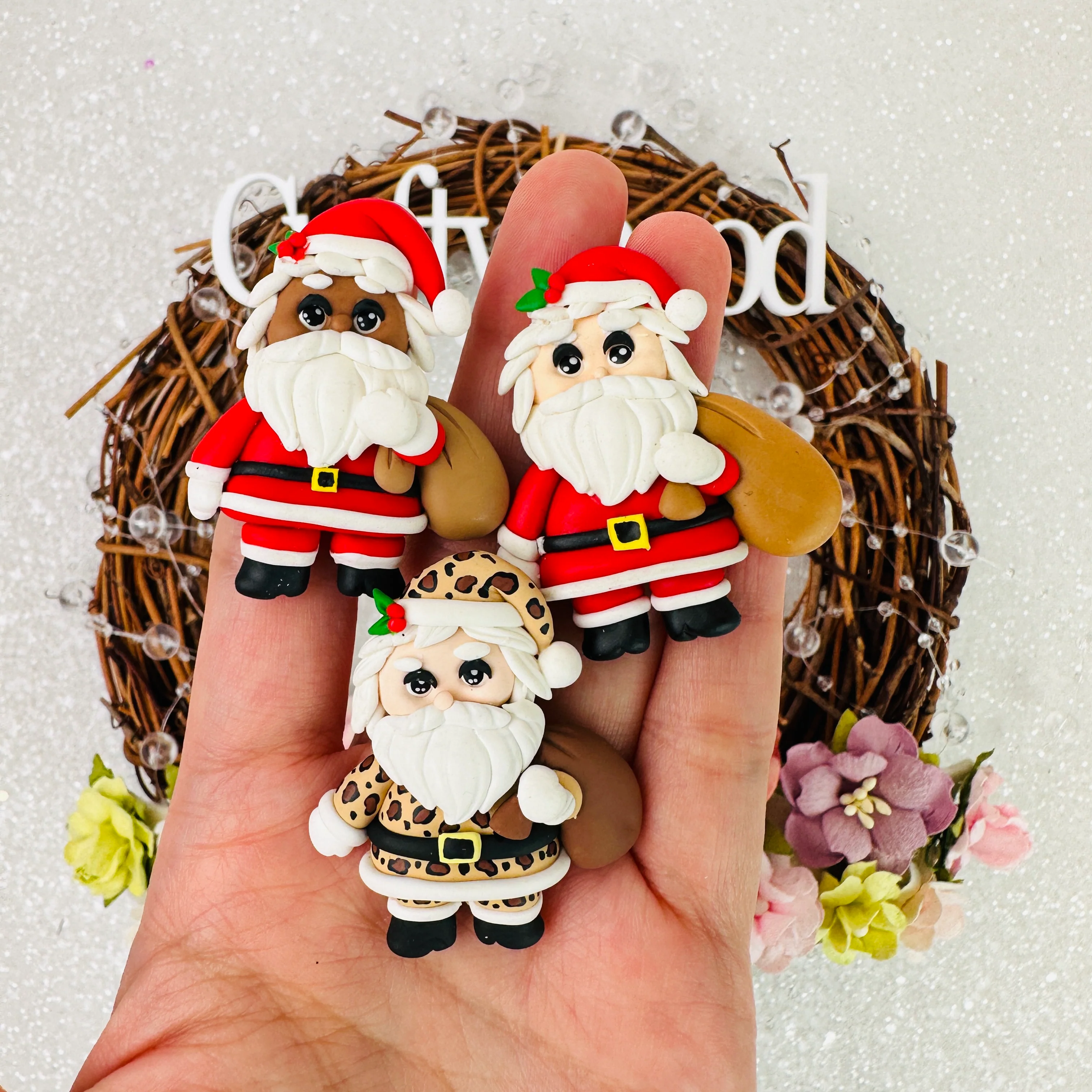 Christmas Santa with bag - Handmade Flatback Clay Bow Centre