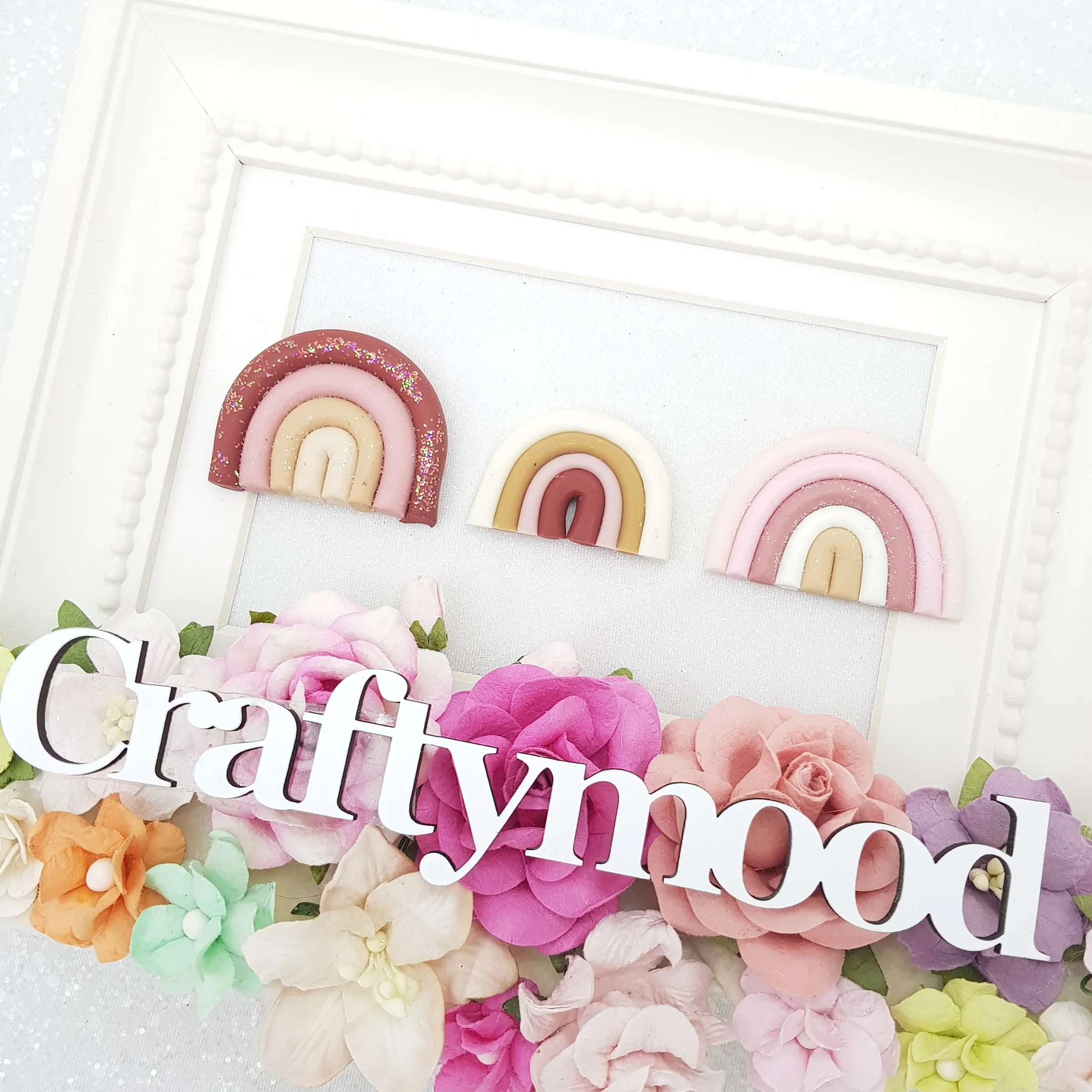 Classic chic Rainbow - Embellishment Clay Bow Centre - Image 2