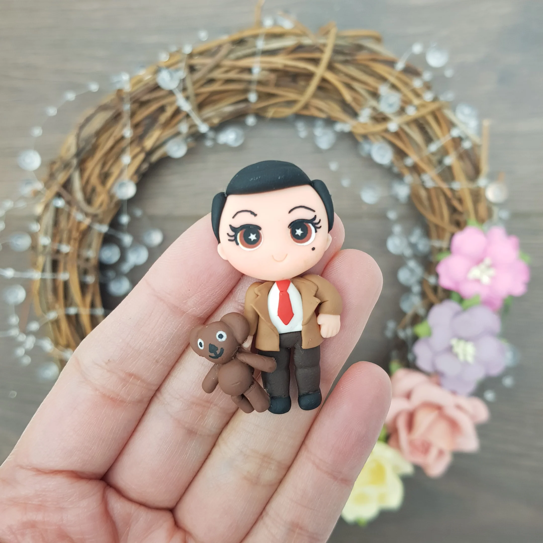 comedy man - Embellishment Clay Bow Centre