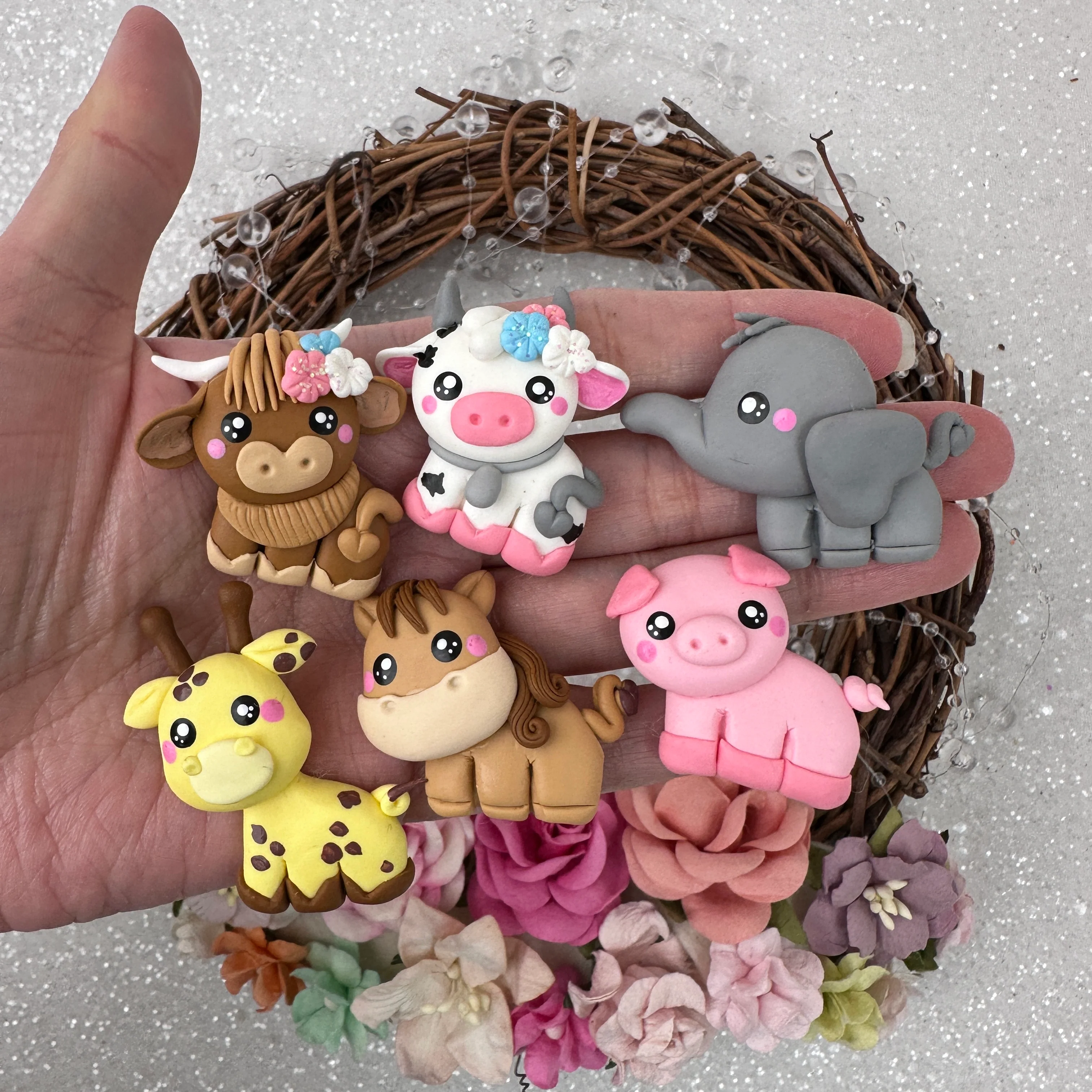 Cute eyes animal friends - Embellishment Clay Bow Centre