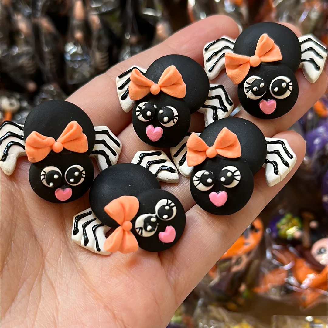 Cute Halloween Spider - Embellishment Clay Bow Centre - Image 2