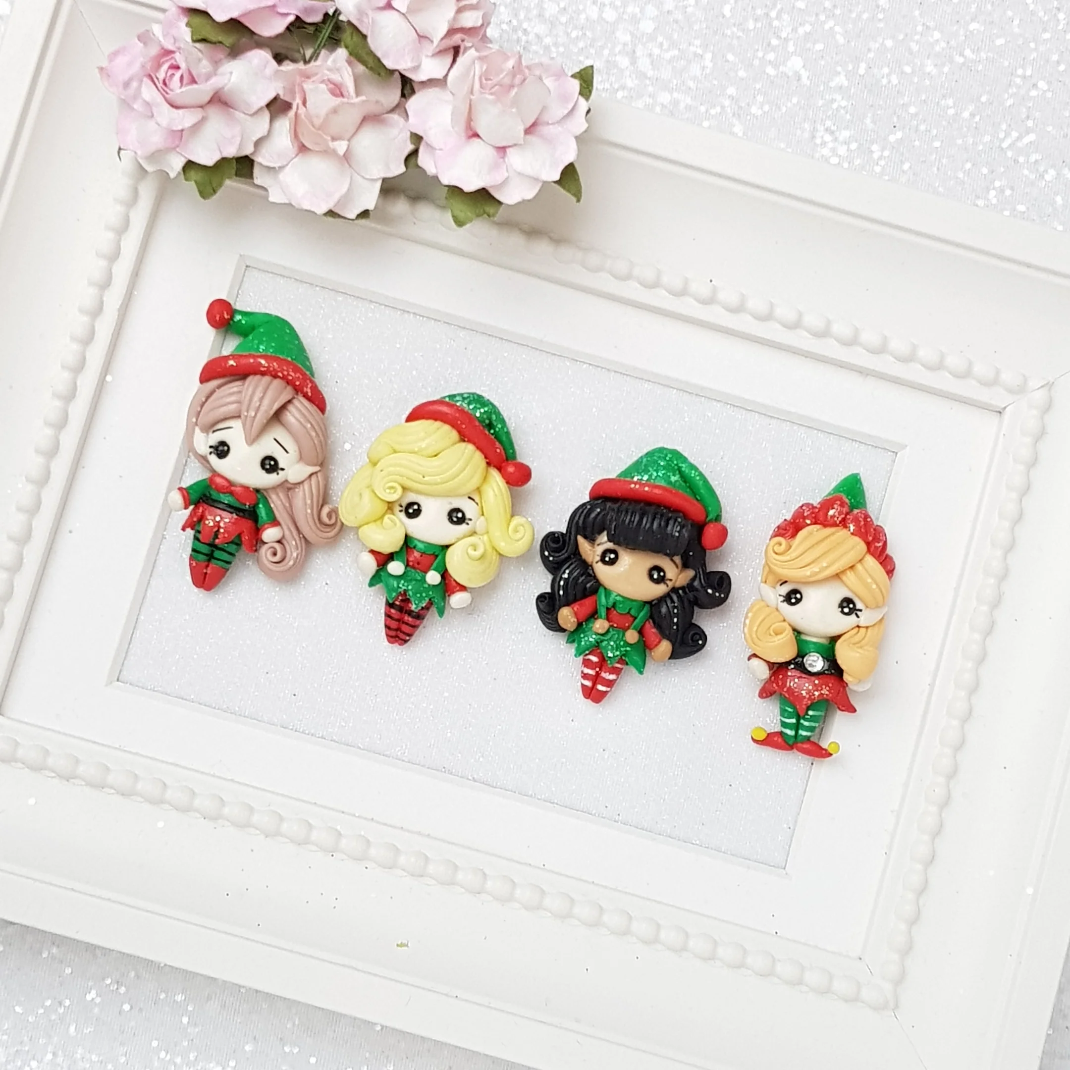elf - bow centre Clay Charm Embellishment
