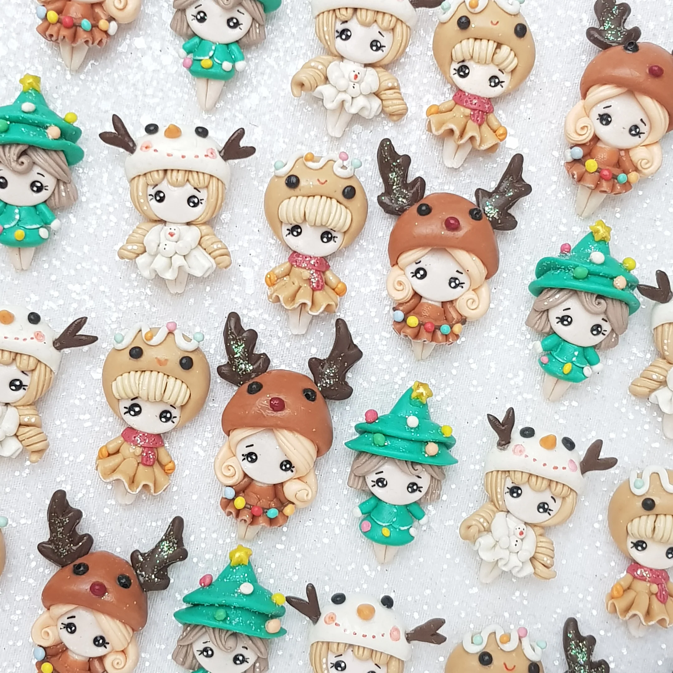 Exclusive Mini Christmas Girl - Embellishment Clay Bow Centre - Image 3