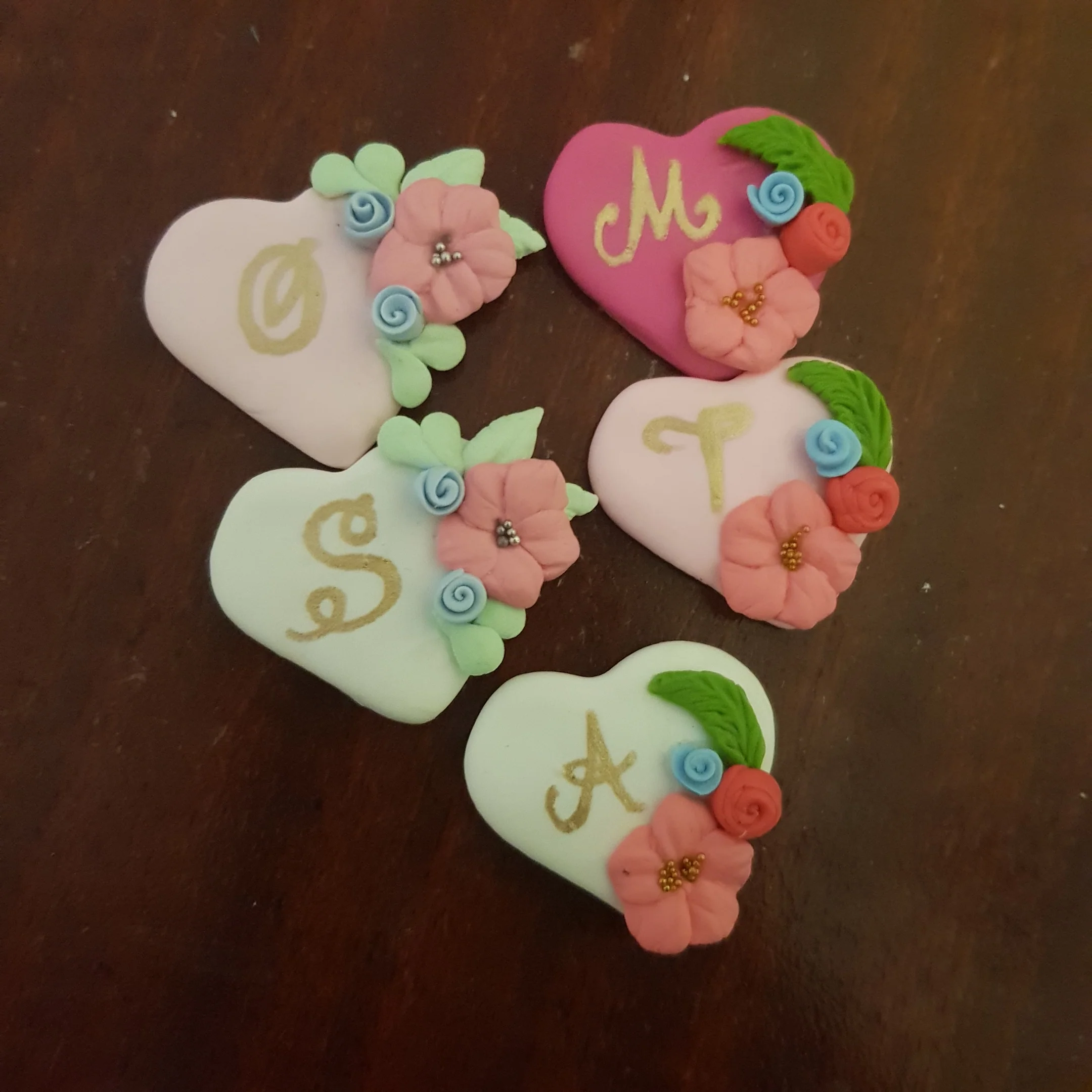 Personalised Flower heart - Handmade Flatback Clay Bow Centre - Image 2