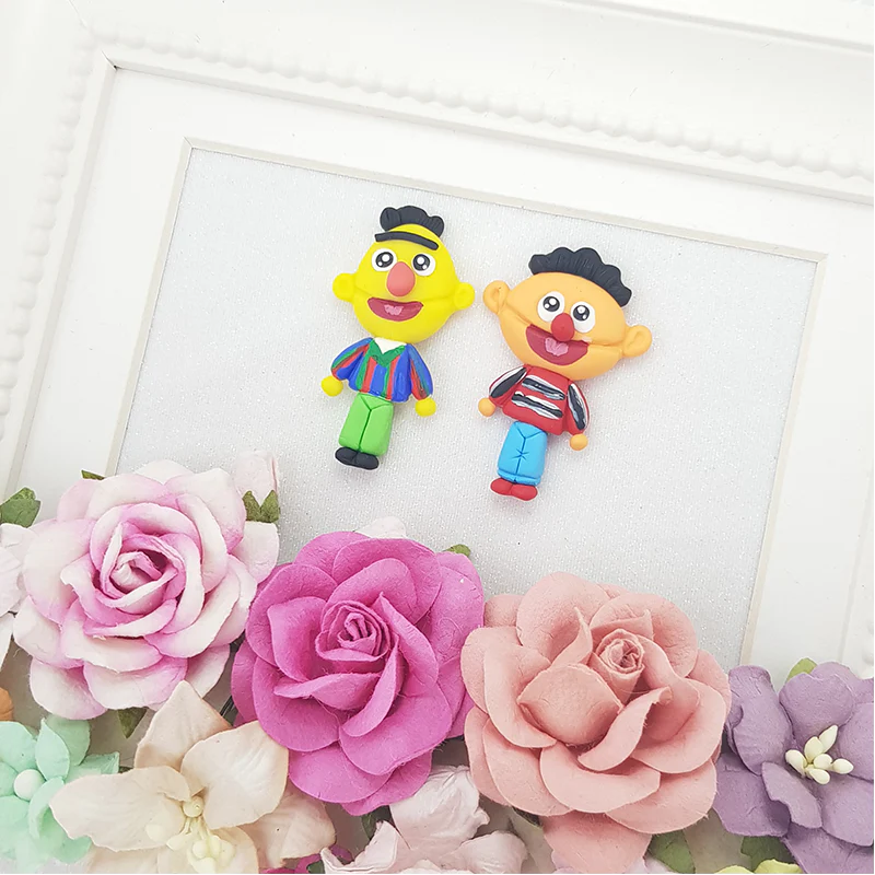 Good friends - Handmade Flatback Clay Bow Centre - Image 2