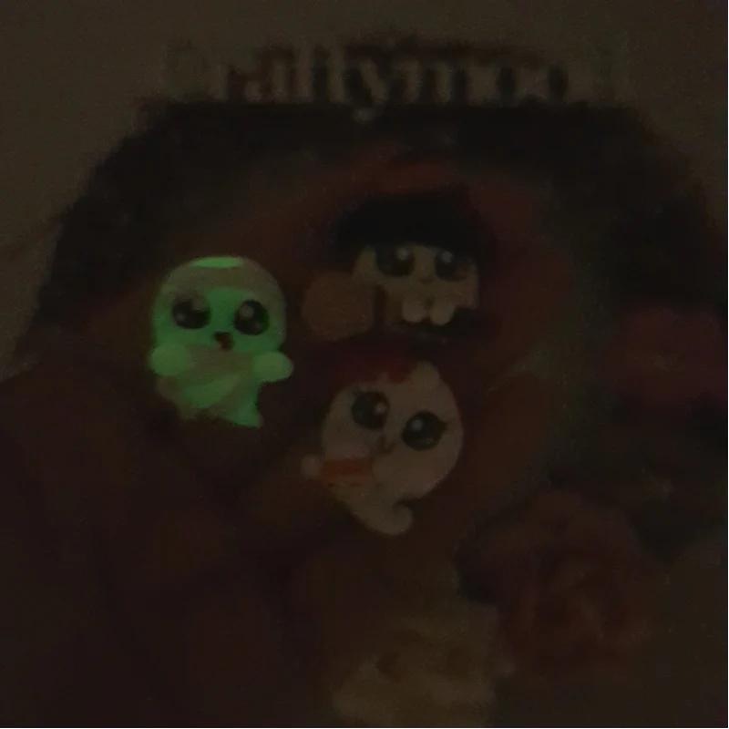 Halloween ghosts (glow in the dark) - Embellishment Clay Bow Centre - Image 2