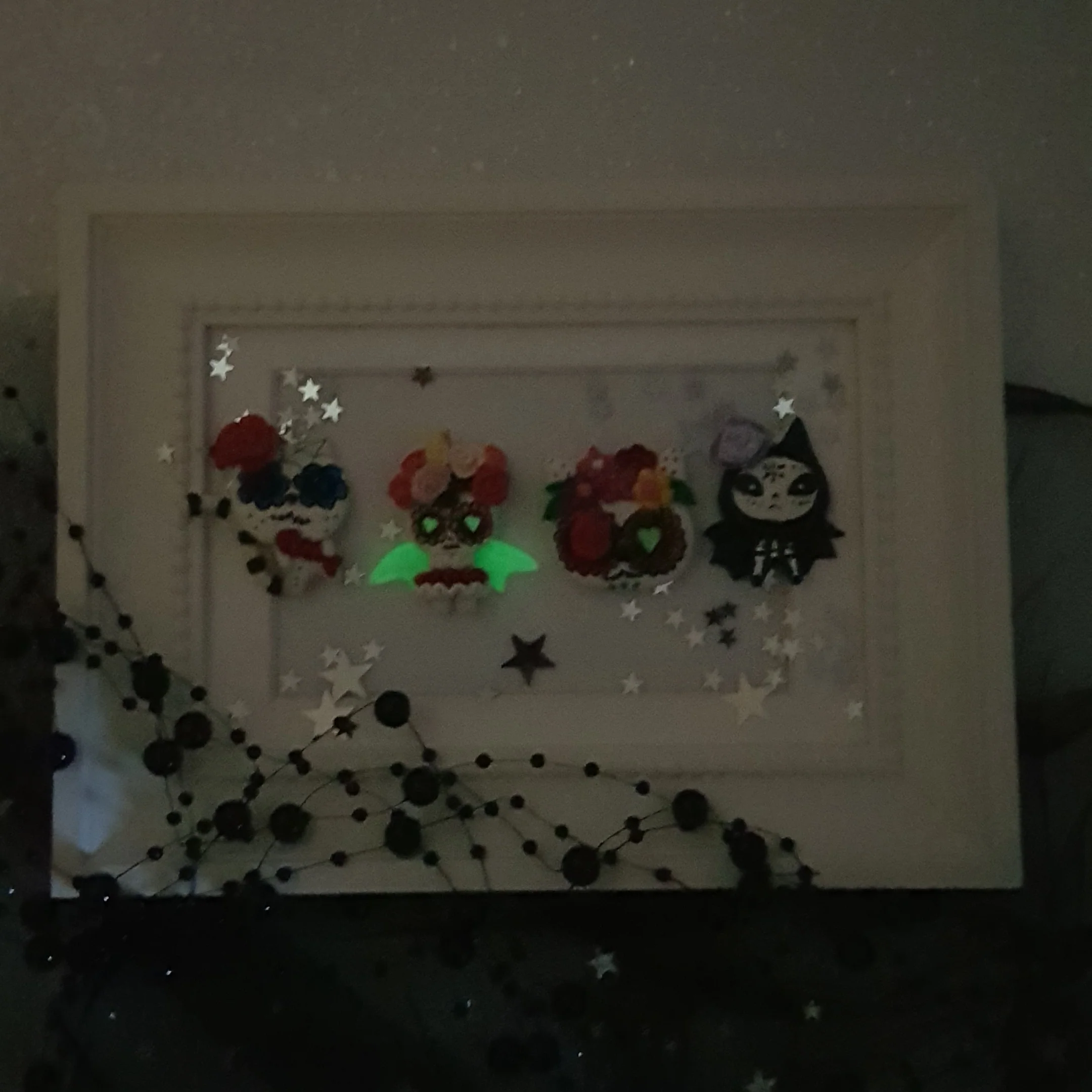 Halloween Skull Gang - Glow in the dark - Embellishment Clay Bow Centre - Image 2