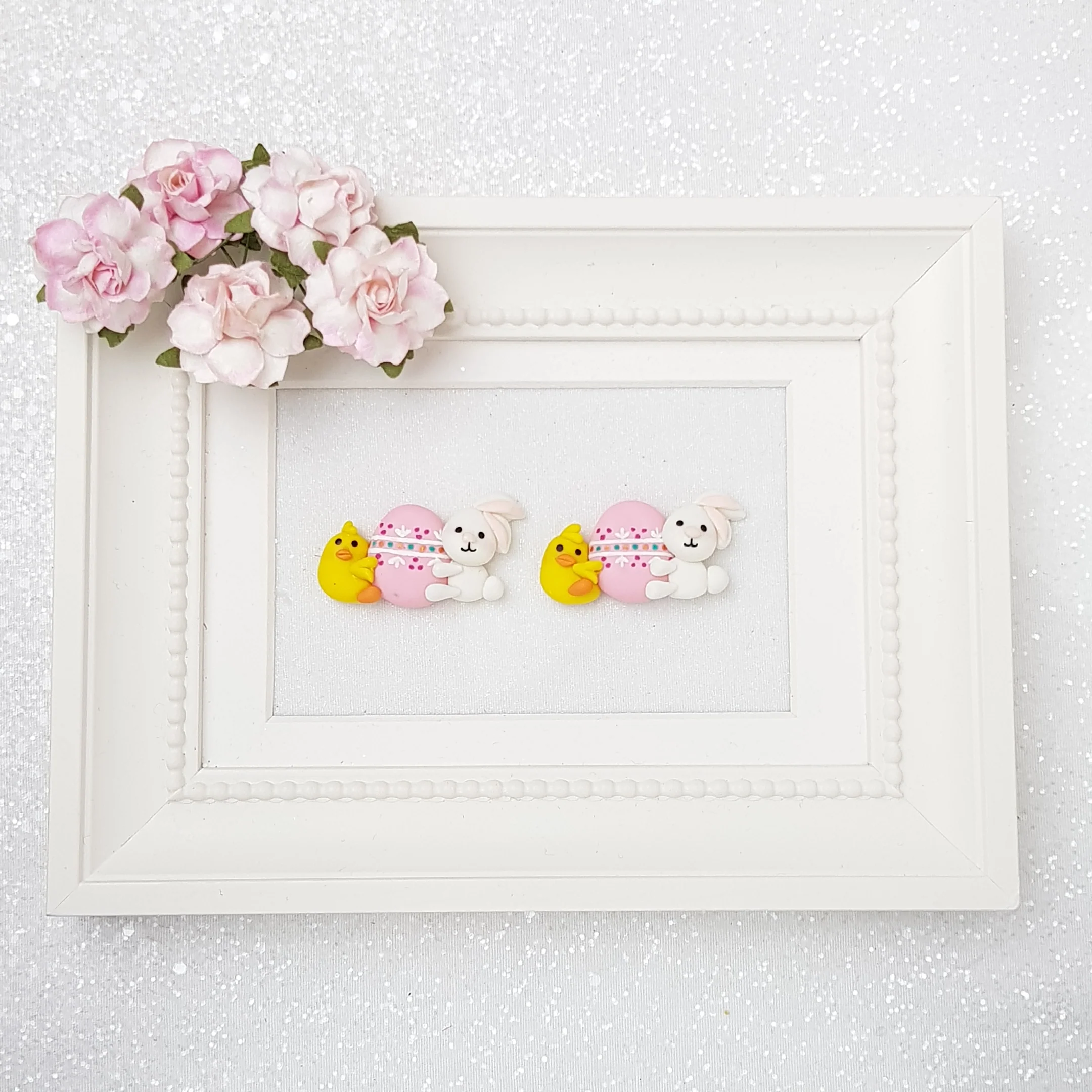 Happy Easter egg - Embellishment Clay Bow Centre