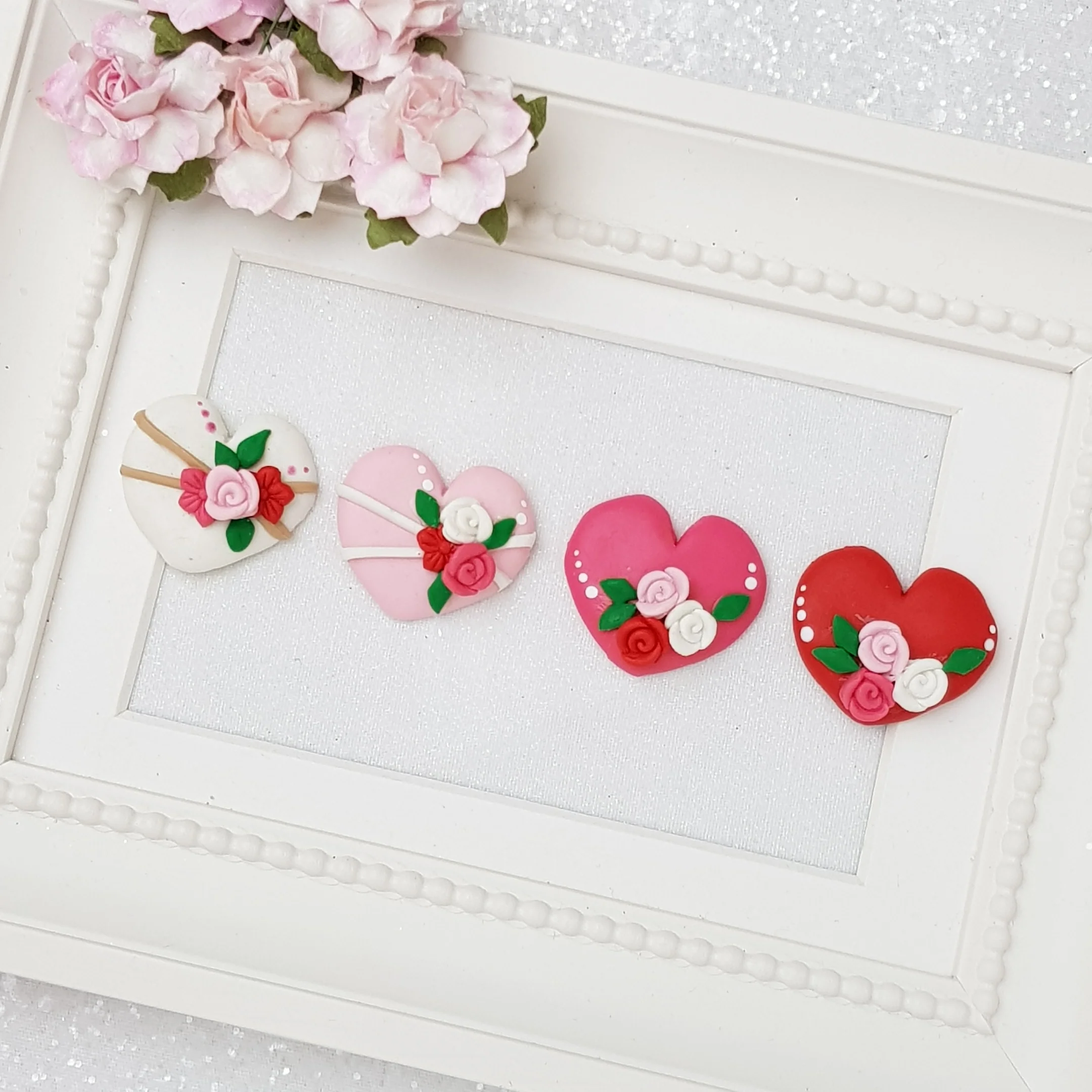 Lovely hearts - Embellishment Clay Bow Centre - Image 2