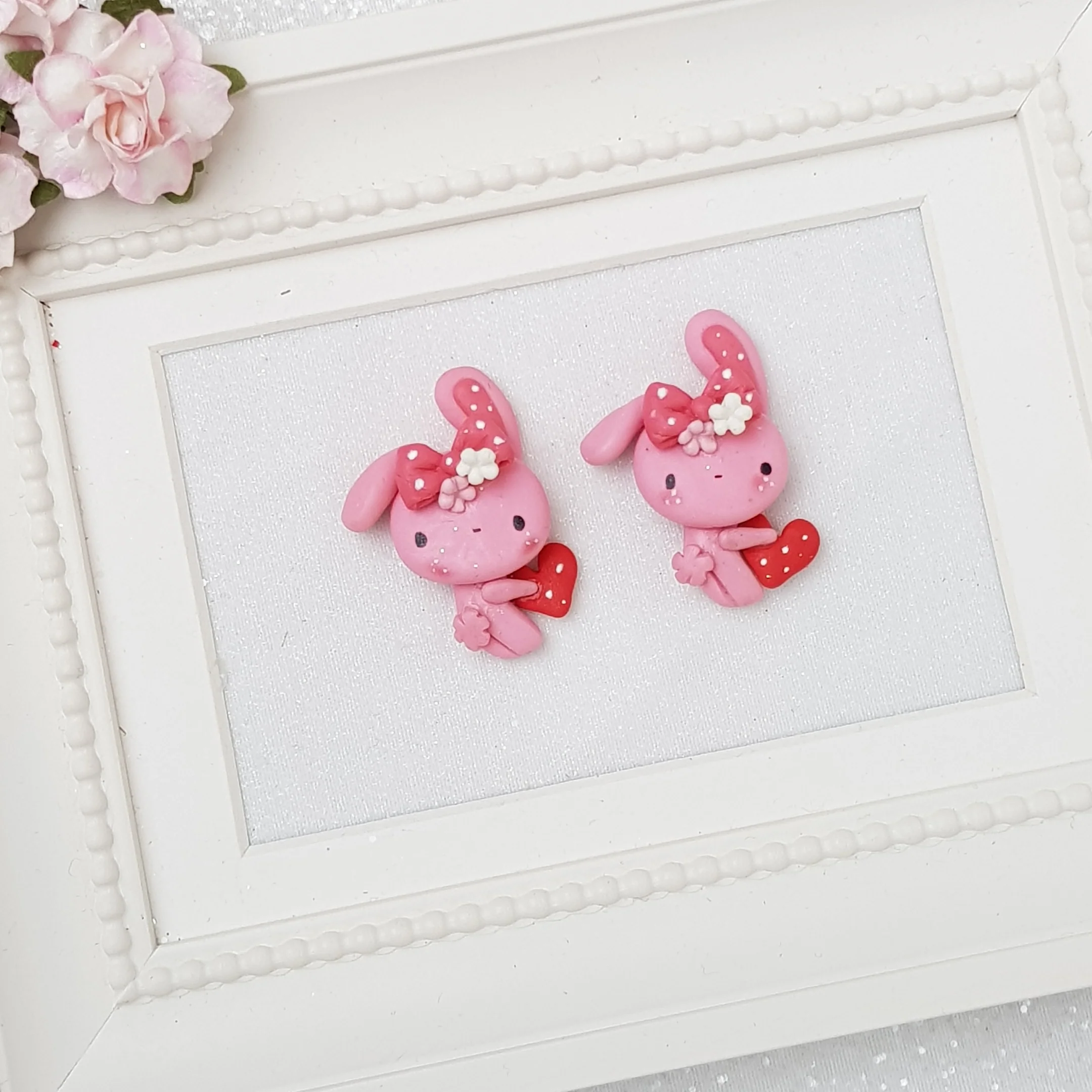 Lovely pink bunny - Embellishment Clay Bow Centre