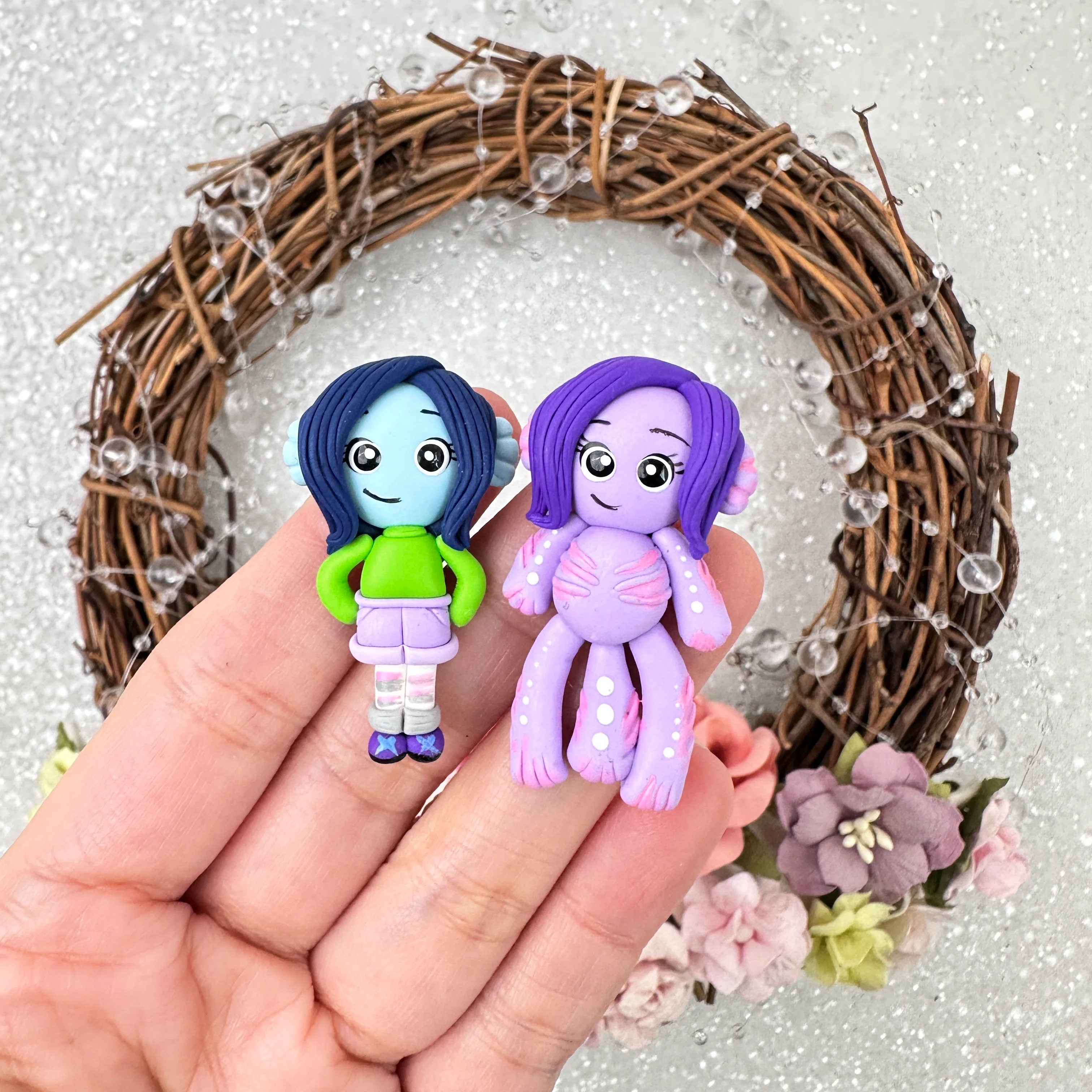 Monster alien - Handmade Flatback Clay Bow Centre