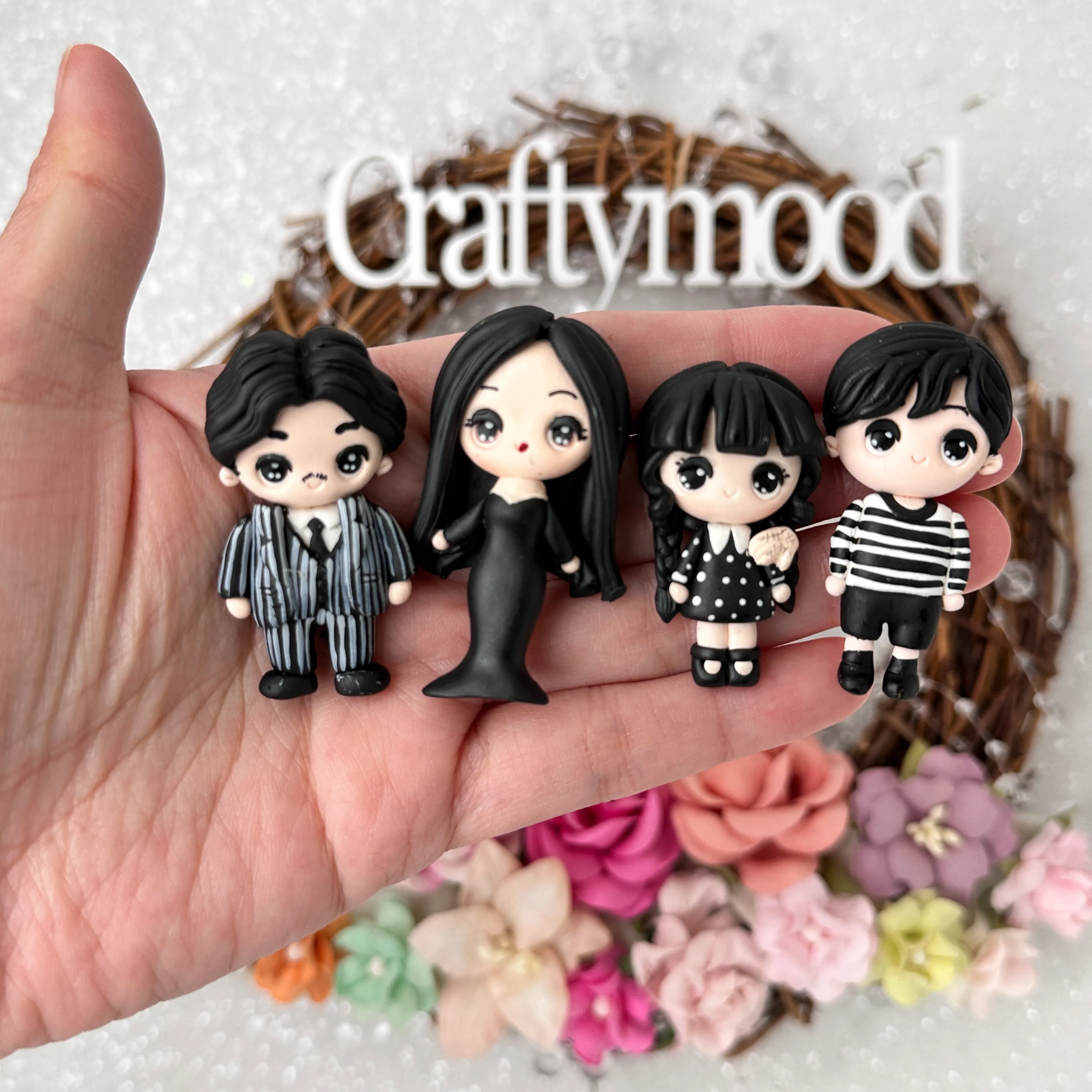 Odd Halloween family - Embellishment Clay Bow Centre - Image 2