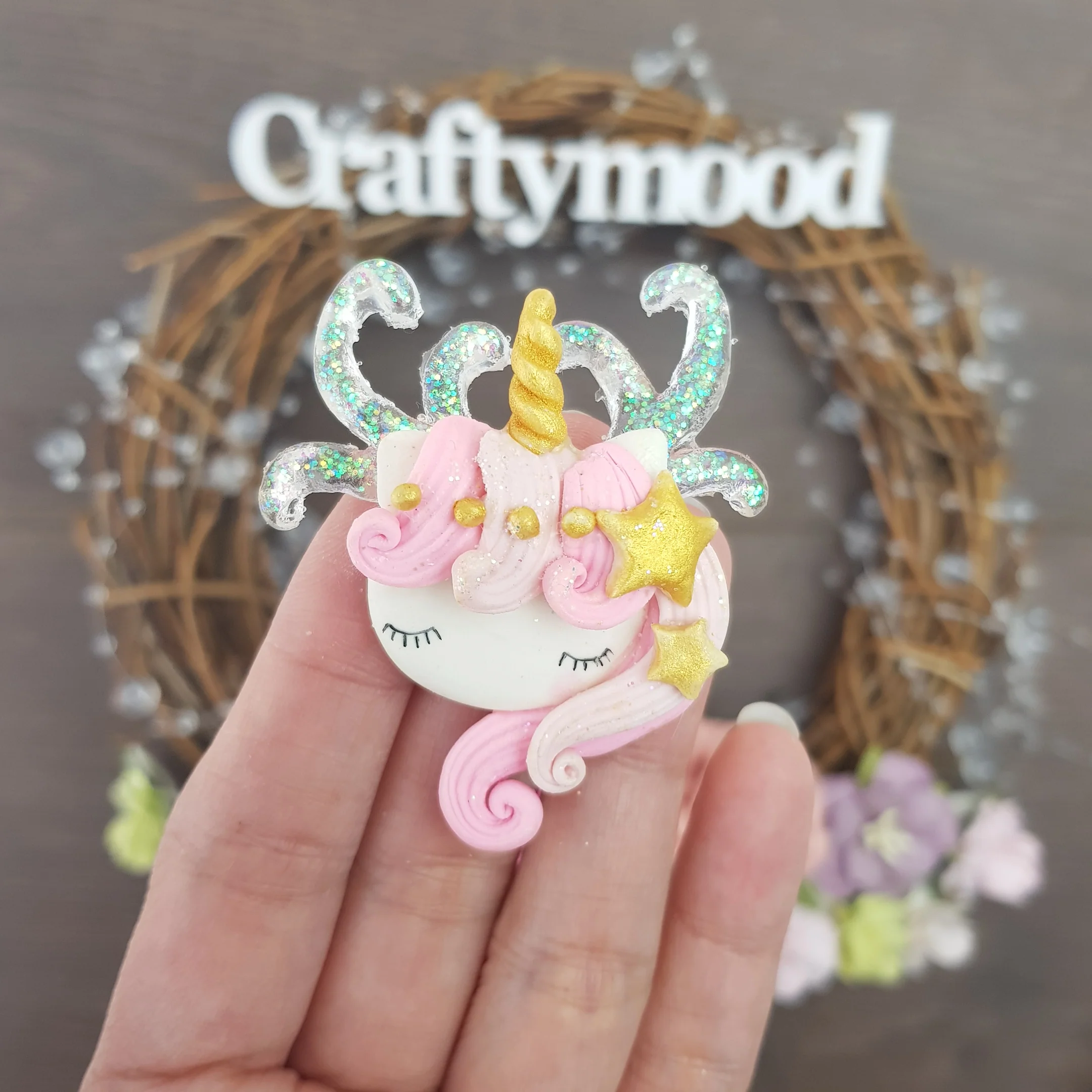 Pink hair unicorn with star - Embellishment Clay Bow Centre