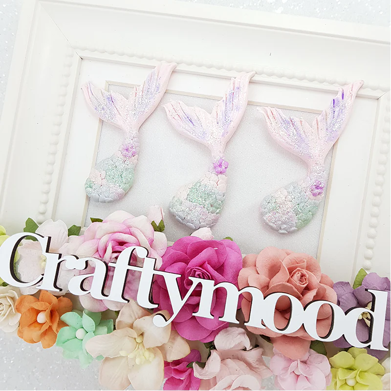 Pink light green gradation tails - Handmade Flatback Clay Bow Centre