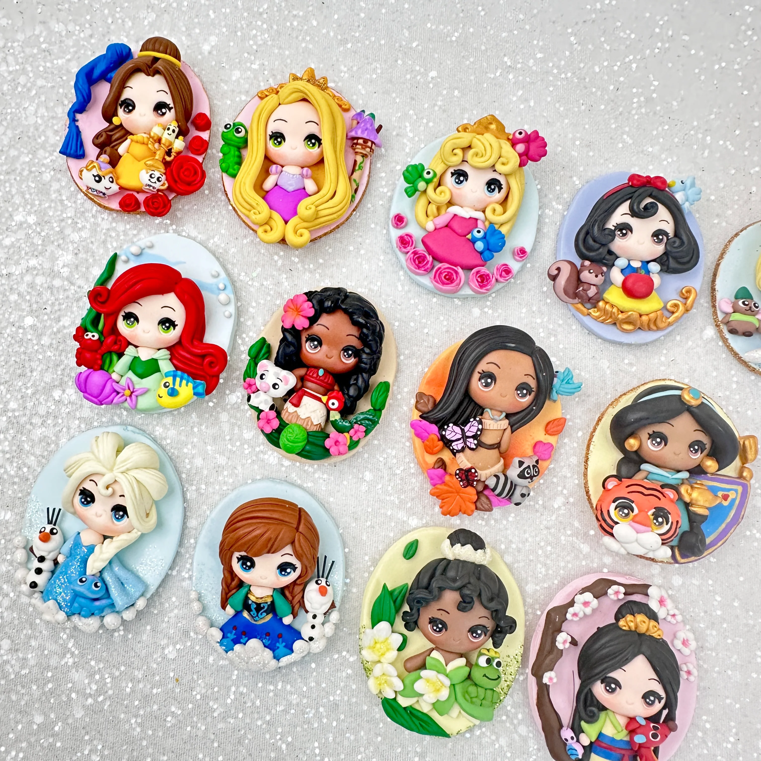 Princess cameo - Embellishment Clay Bow Centre - Image 2