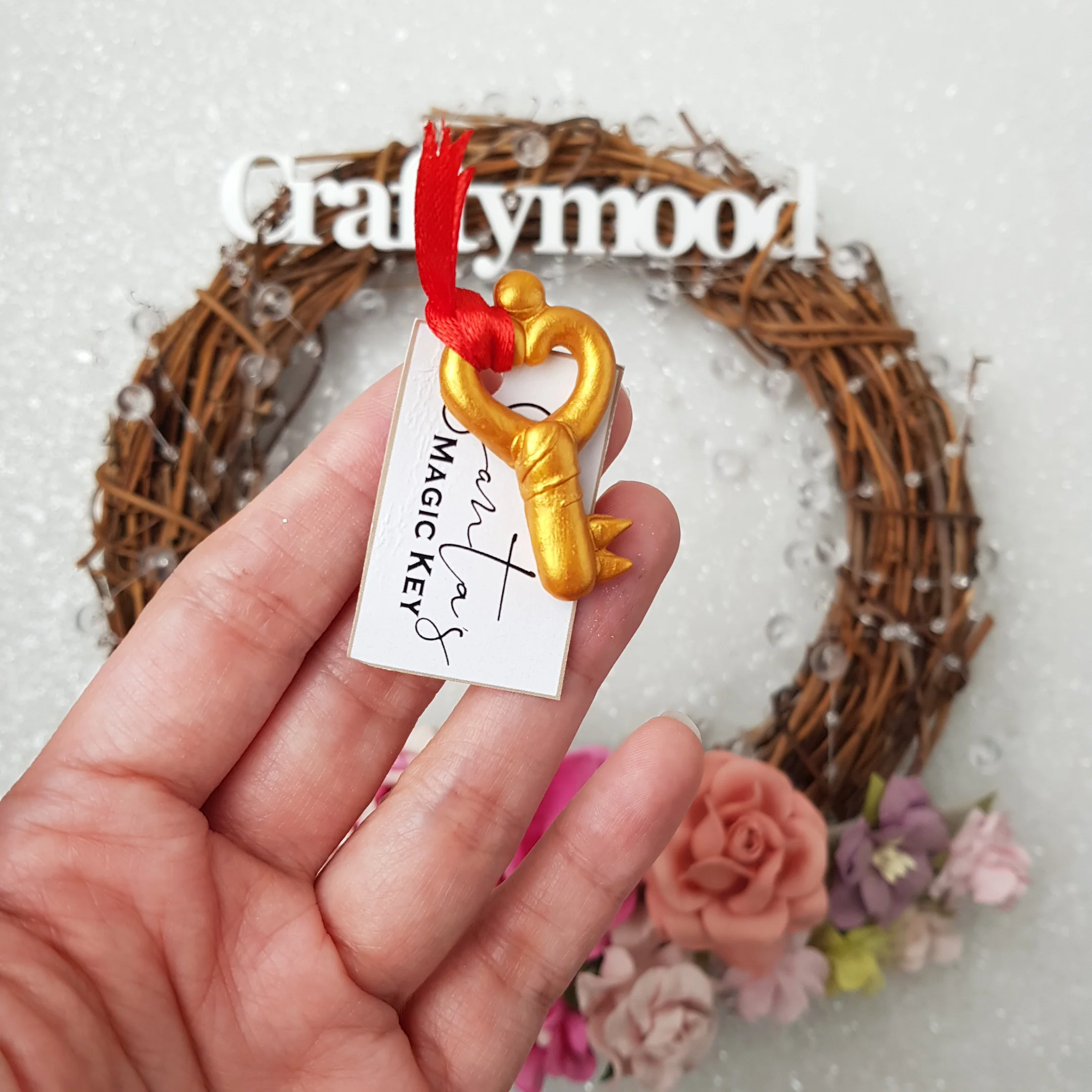 Santa magic key - Handmade Flatback Clay Bow Centre