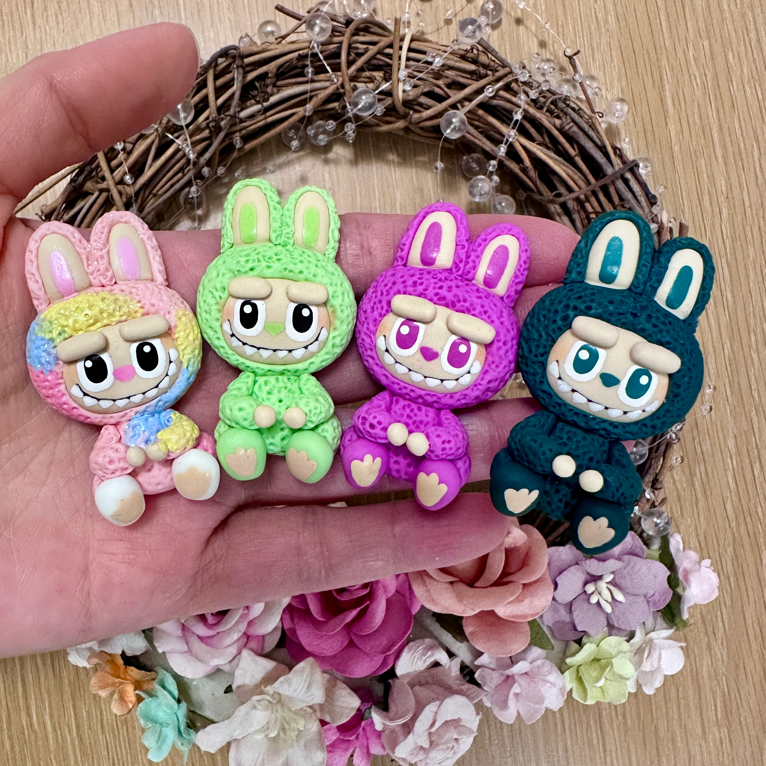 Spooky kawaii monster spongy - Embellishment Clay Bow Centre