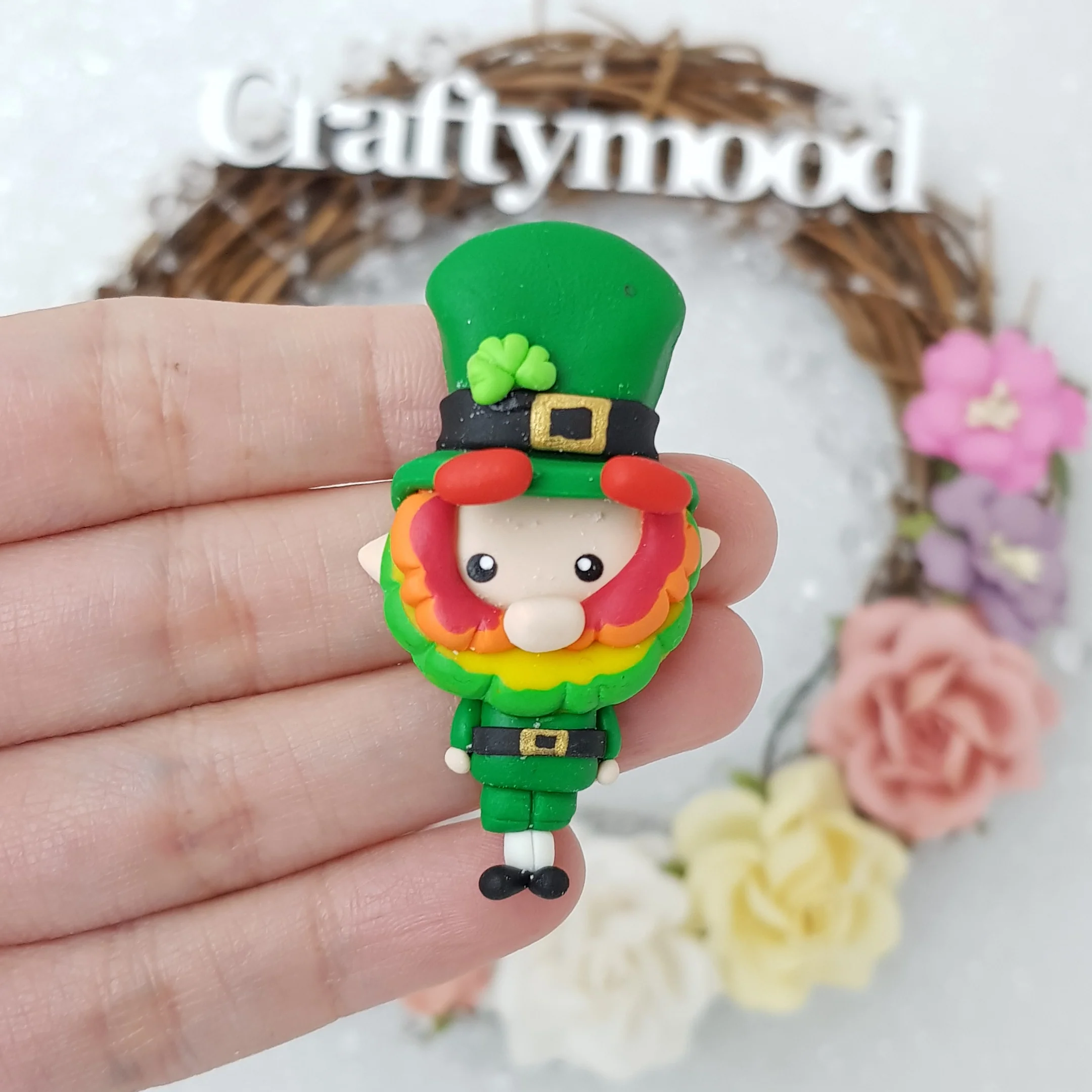 St patrict rainbow laprechaun - Embellishment Clay Bow Centre