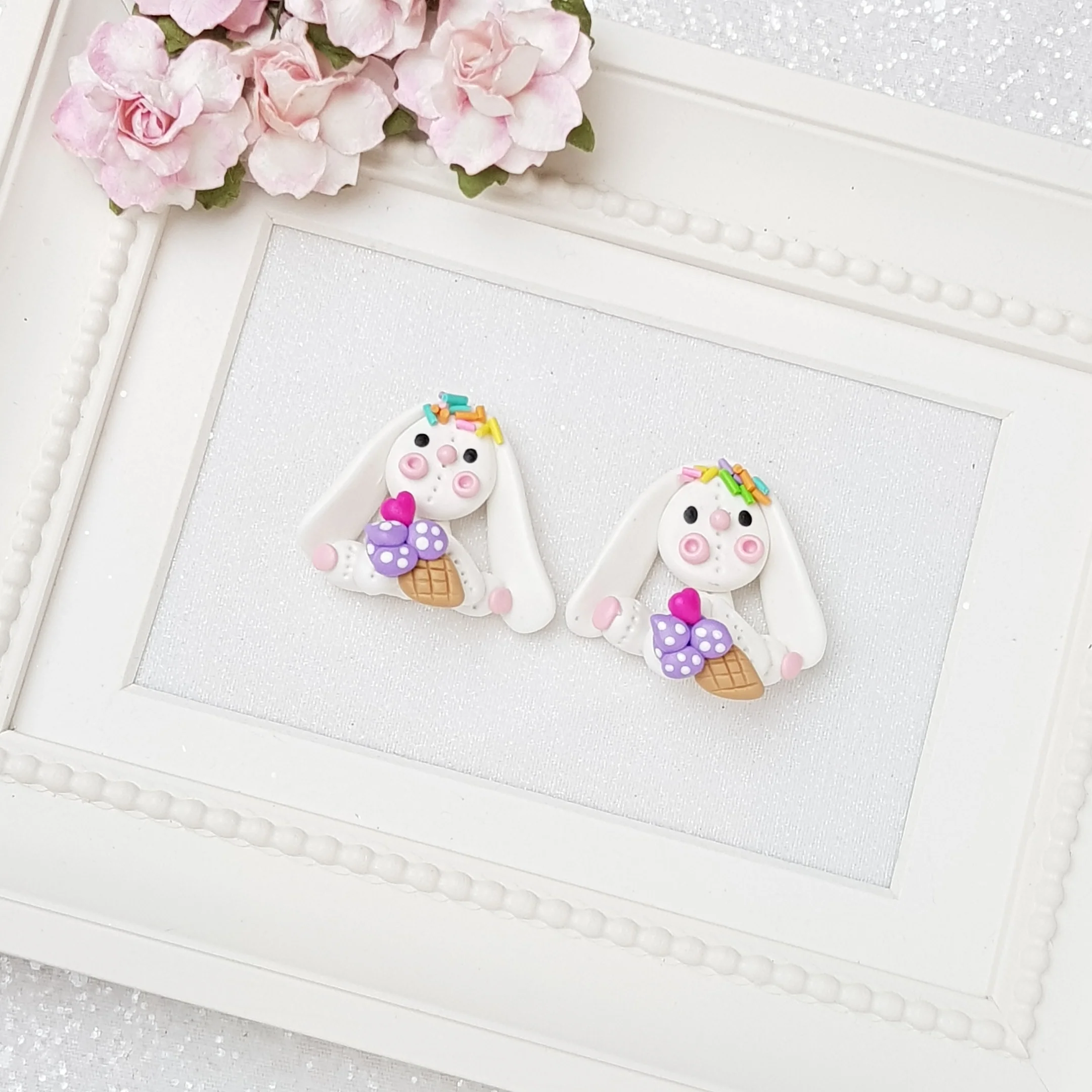 Sweet bunny - Handmade Flatback Clay Bow Centre