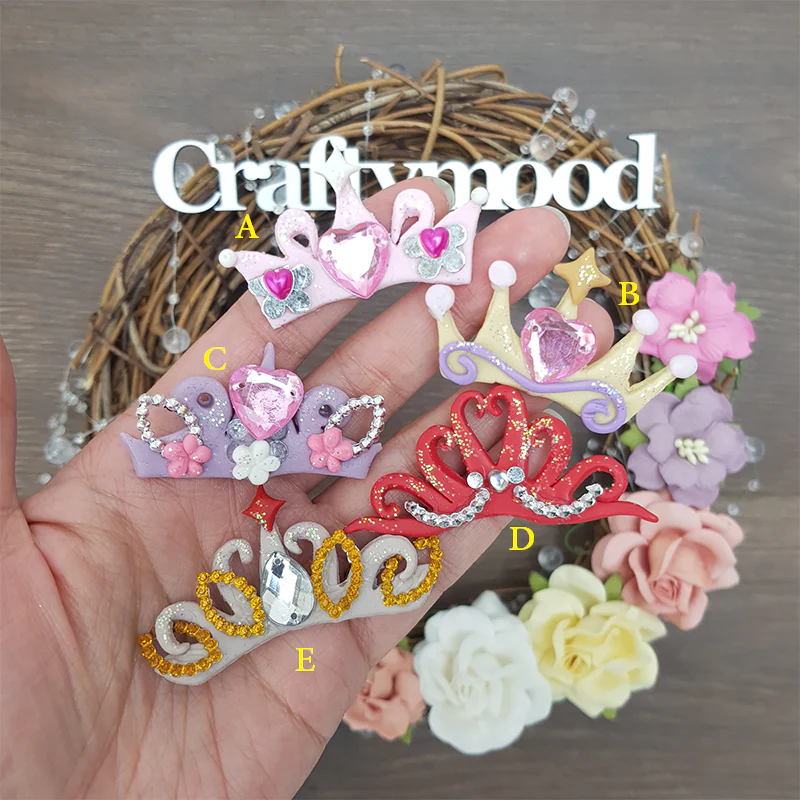 The crowns - Handmade Flatback Clay Bow Centre