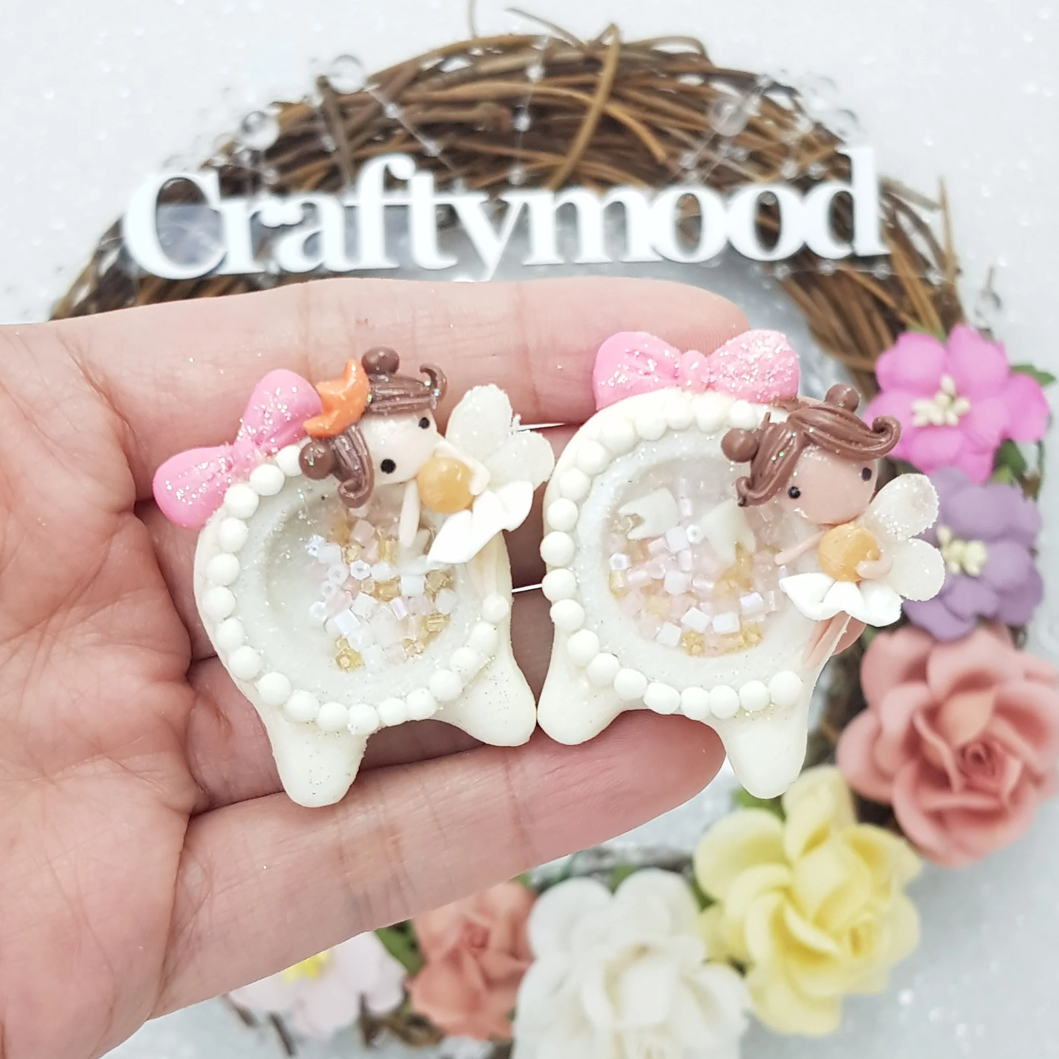Tooth Fairy Shaker - Handmade Flatback Clay Bow Centre - Image 2