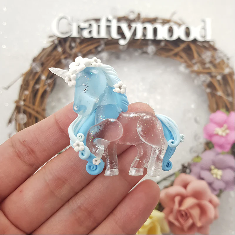 MAX 6 EACH PERSON Transparent unicorn white blue - Embellishment Clay Bow Centre