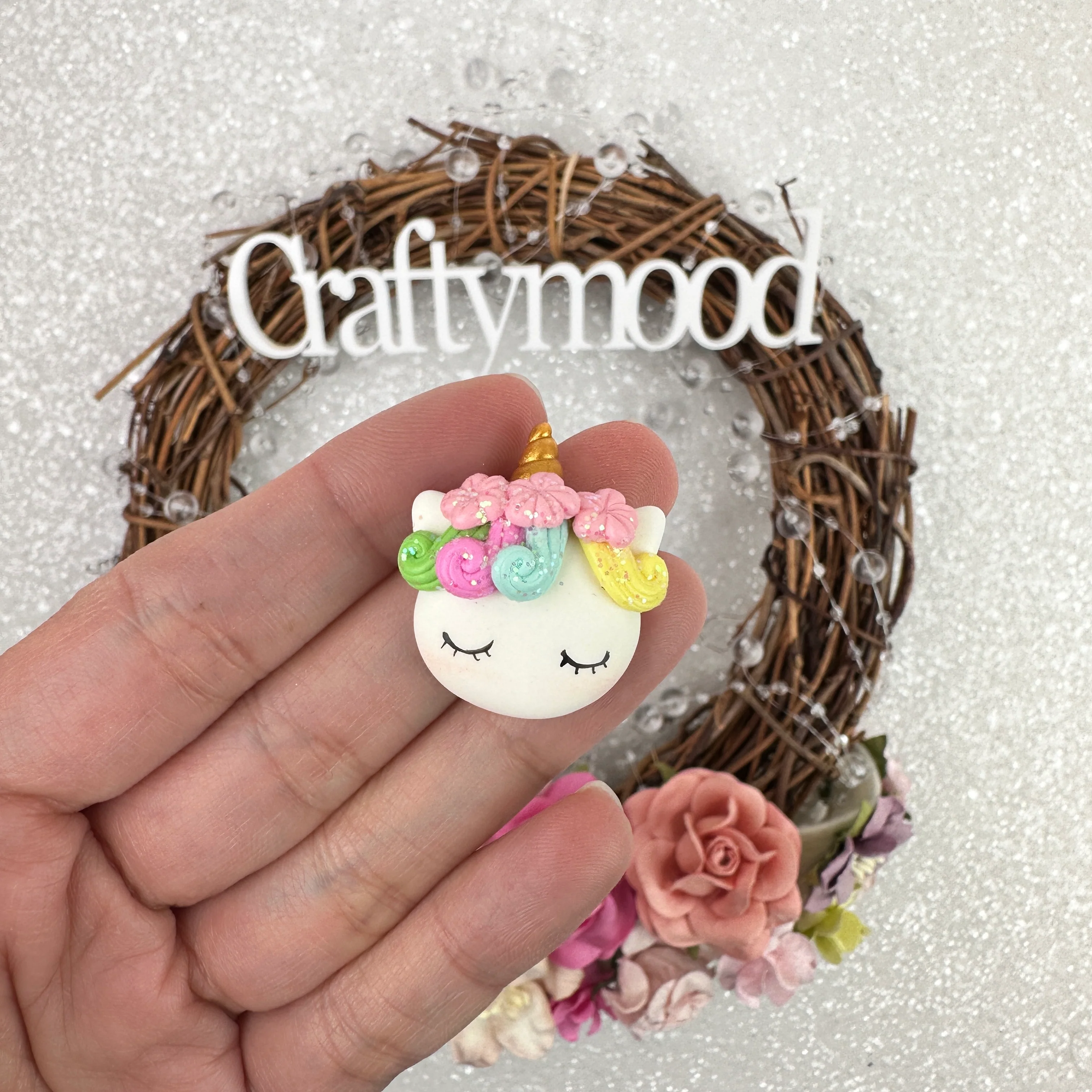 Unicorn head flower pink rainbow - Handmade Flatback Clay Bow Centre