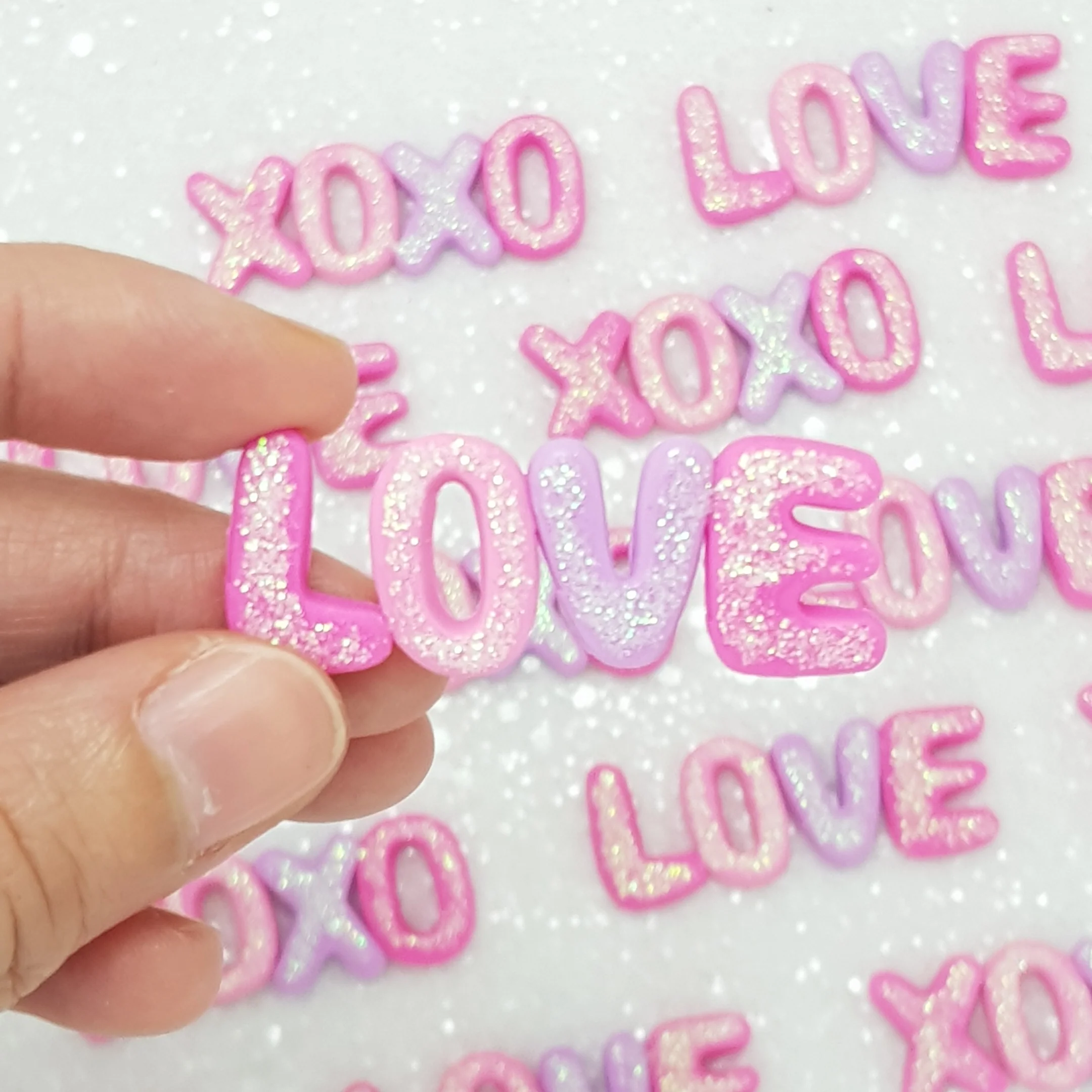 valentine love xoxo text  - Clay bow center - Image 2