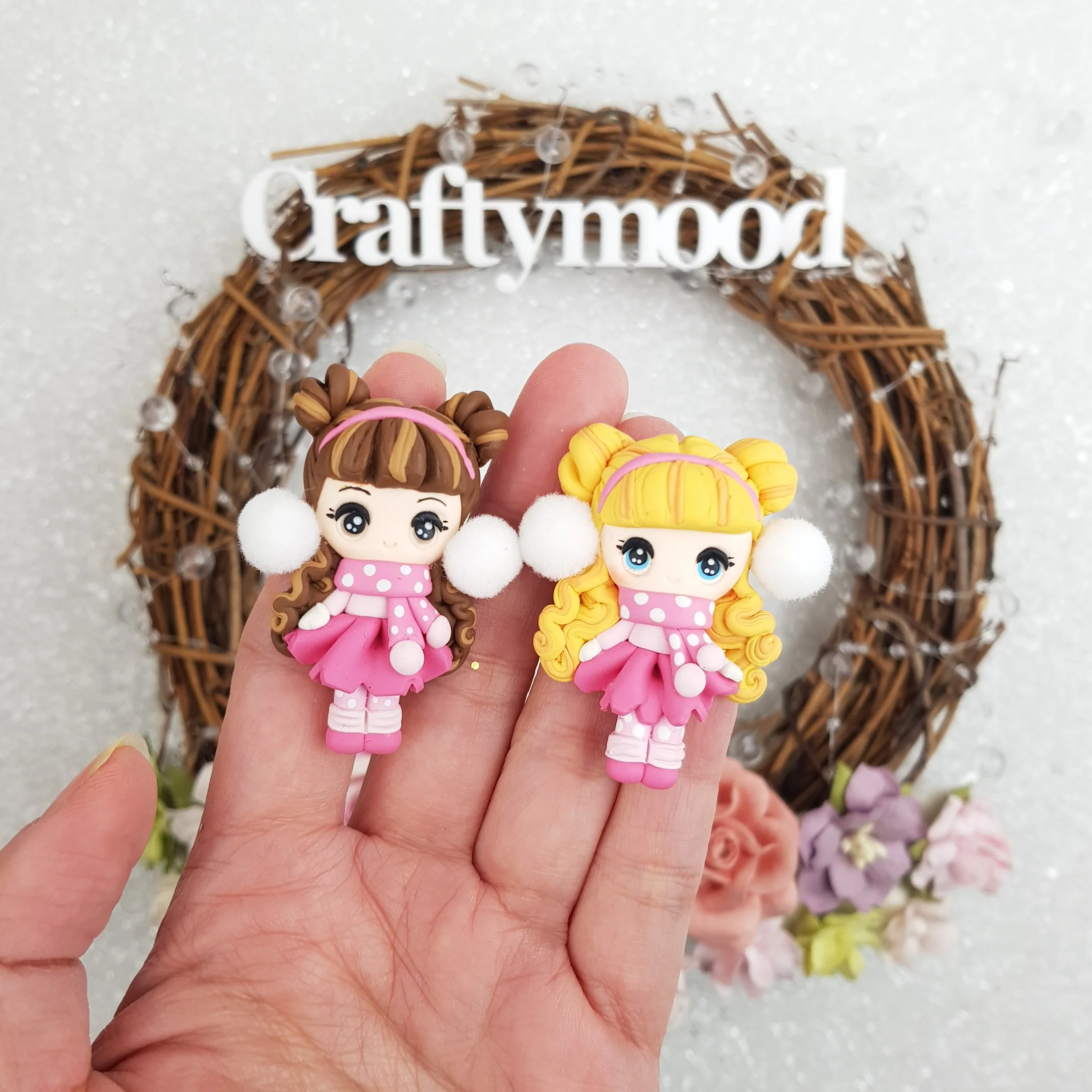 Max 4 per person Winter girl pom pom pink - Embellishment Clay Bow Centre - Image 2